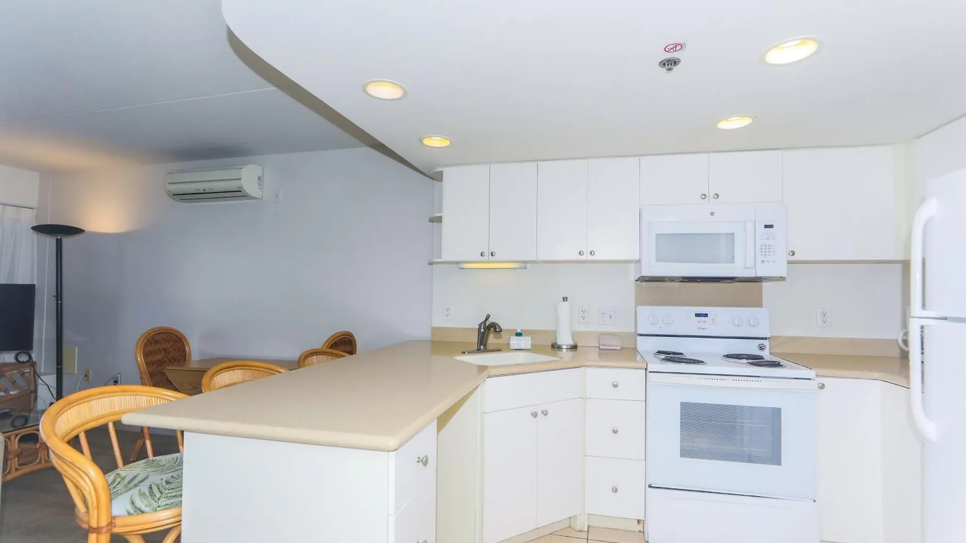 Ilikai Tower 1403 City View 1Br Honolulu